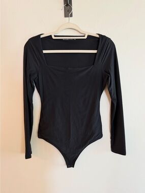 Abercrombie & Fitch Soft Matte Seamless Long Sleeve Squre-Neck Bodysuit